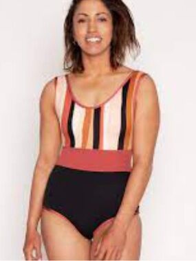 Seea c skin reversible one piece swim suit xlnt L